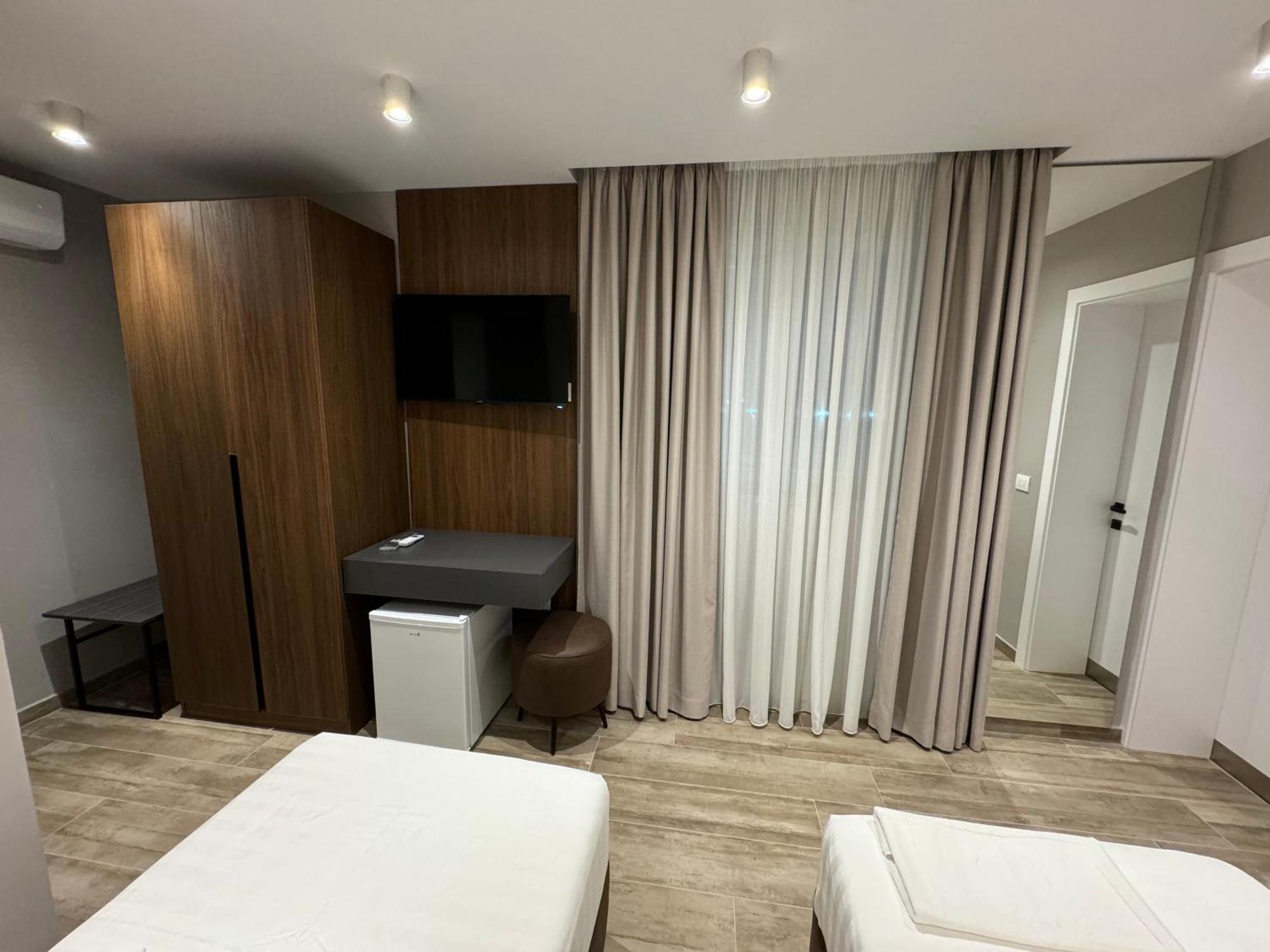 Side Airport Hotel Kruje Ngoại thất bức ảnh